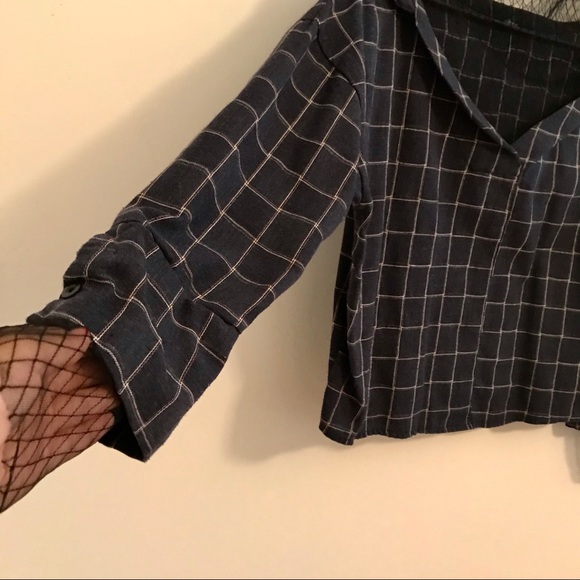 Unique Top - Picture 3 of 3